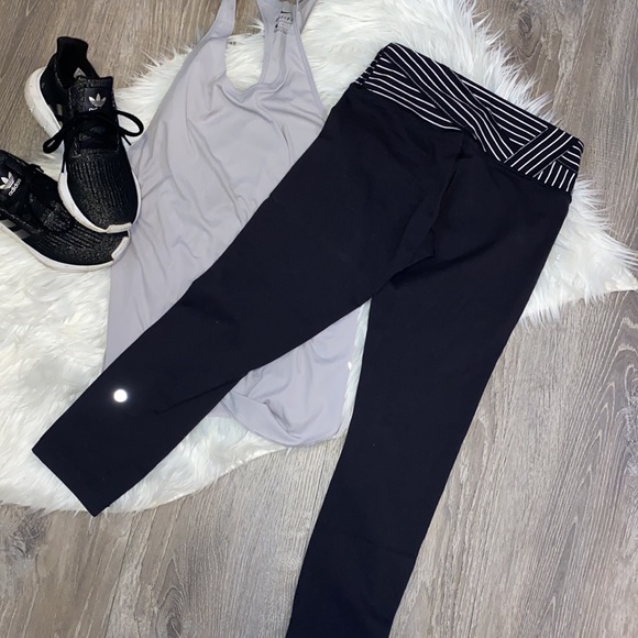 Lulu Reversible Leggings - Picture 6 of 13